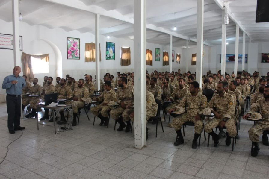 آموزش معارف جنگ مشمولین اعزامی ۱۴۰۳/۰۲/۱ مرکز تربیت و آموزش ۰۸خاش نزاجا در تاریخهای ۱۴۰۳/۰۲/۲۶ توسط سرهنگ غلامحسین زرگر رئیس هیئت معارف جنگ شهید سپهبد علی صیاد شیرازی استان سیستان و بلوچستان