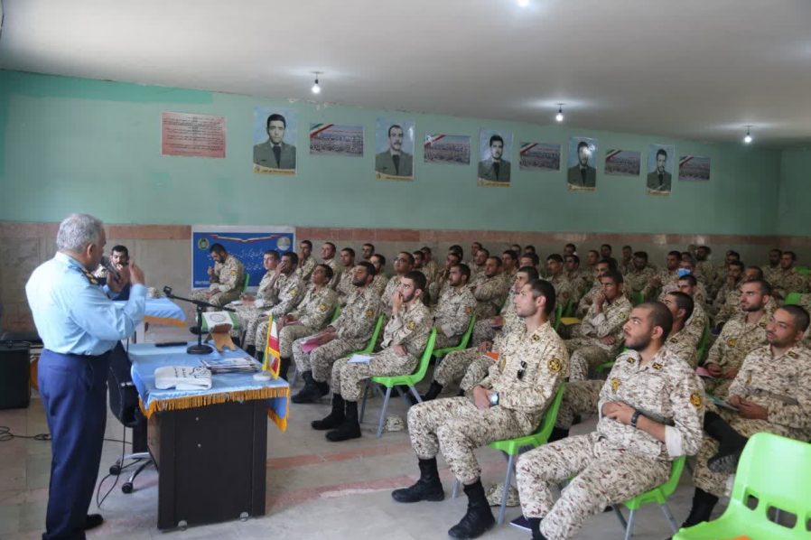 آموزش معارف جنگ مشمولین اعزامی ۱۴۰۳/۰۲/۰۱ پادگان شهید اسدی دژبان در تاریخ های ۱۴۰۳/۰۲/۱۷ و ۱۴۰۳/۰۲/۱۶ توسط اساتید پیشکسوت هیئت معارف جنگ شهید سپهبد علی صیاد شیرازی در شهر تهران برگزار گردید