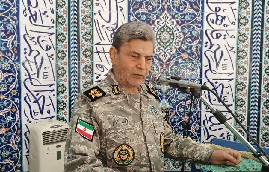 سخنران قبل از خطبه‌های امیر سرتیپ دوم احمد آرام جمعه ۲۹ فروردین ماه ۱۴۰۴ مصلی امام علی علیه الاسلام ساوه