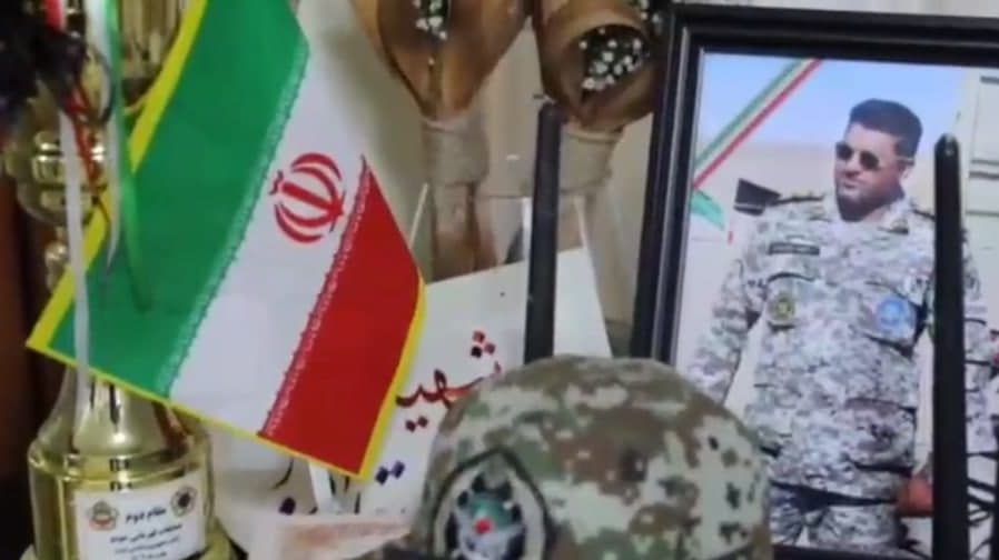 دیدار فرمانده کل ارتش جمهوری اسلامی ایران با خانواده شهید بوستان افروز