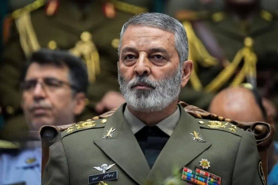 رئیس ستادکل نیروهای مسلح: ارتقای سامانه های پدافندهوایی متناسب با سطح تهدیدات ضروری است
